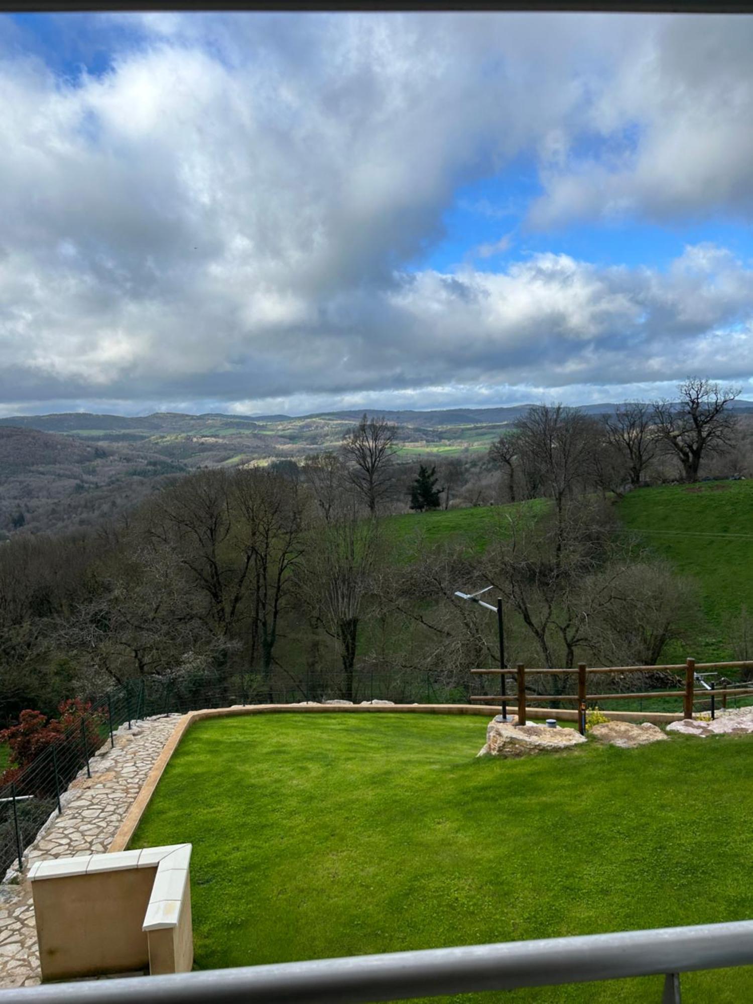 Le Domaine Du Bez Gite De Michel Piscine Sauna Hammam Spa Saint-Laurent-d'Olt Luaran gambar